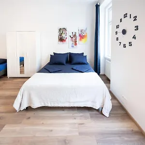 Radiant Premium - Fuenfhaus Viena